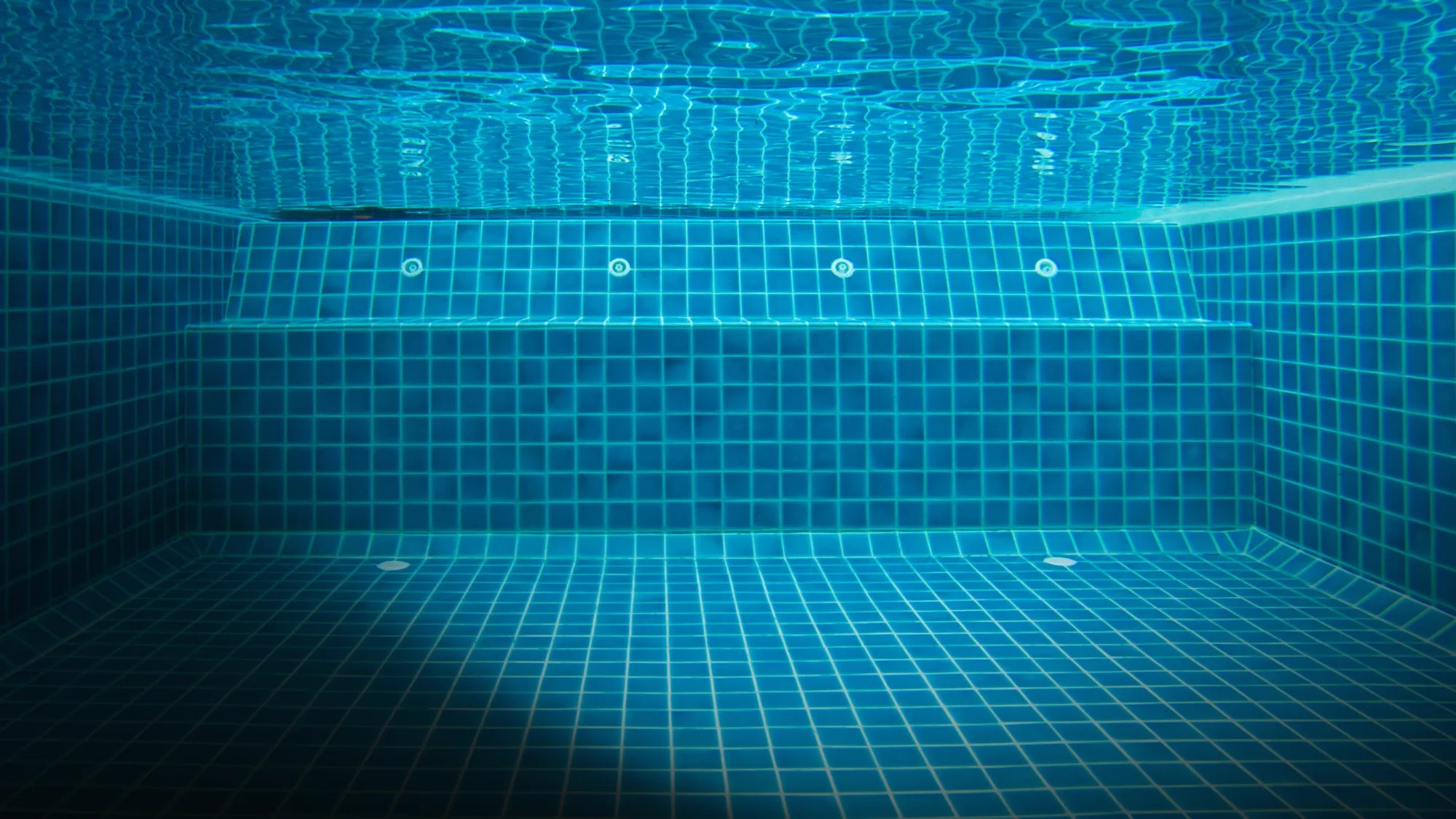 Bioguard Smart Shock vs. Poolife Turbo Shock: Which Pool Oxidizer Is Best in 2025?